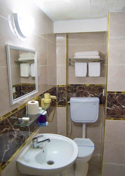 1665068516_279e1cb3.jpg